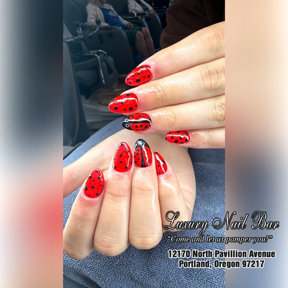  Luxury Nail Bar