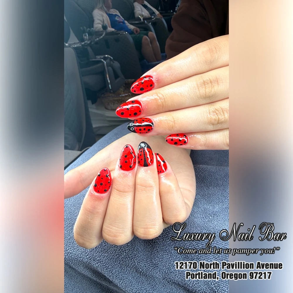  Luxury Nail Bar