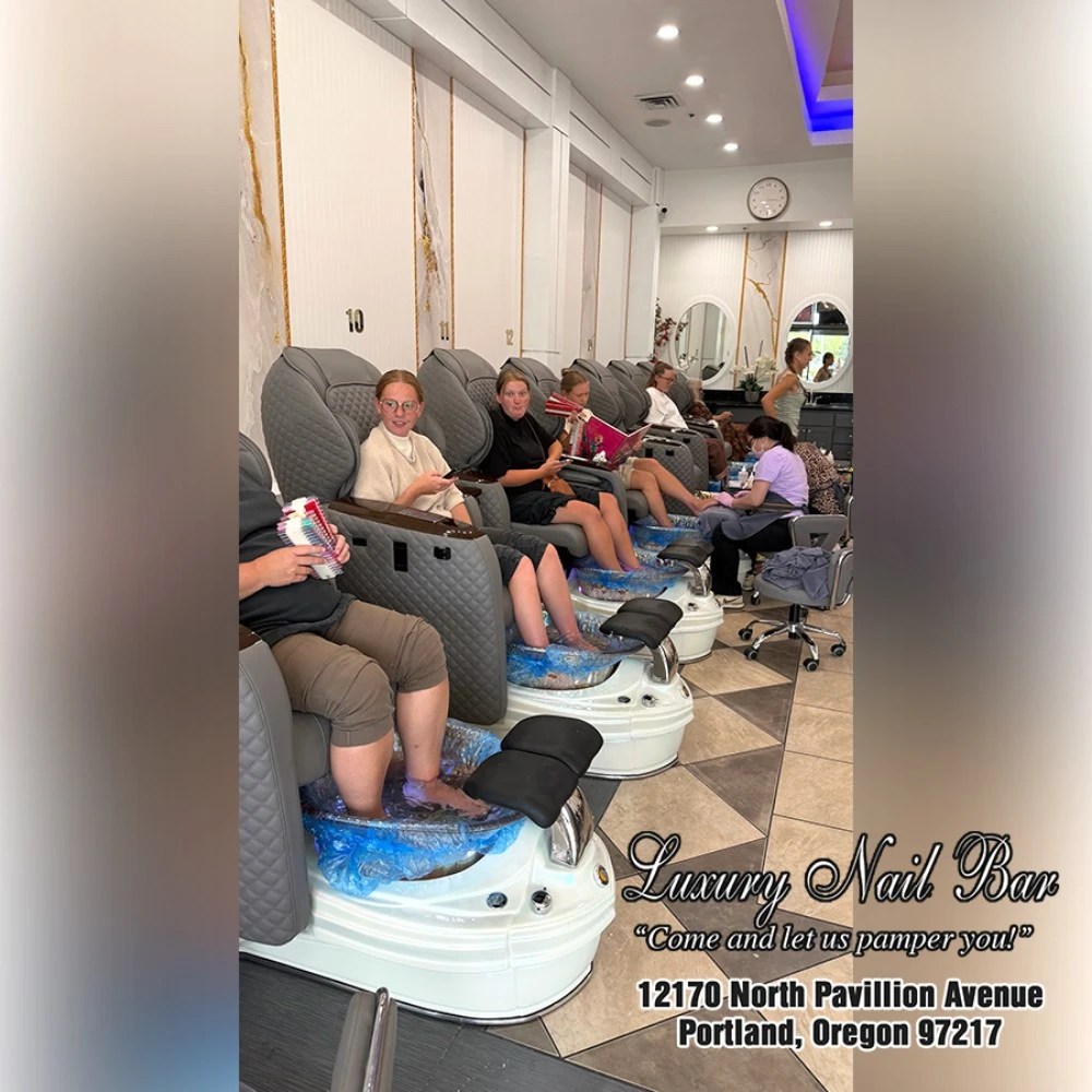  Luxury Nail Bar