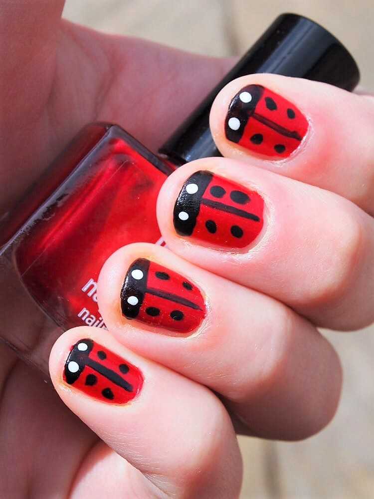 Nail Photo