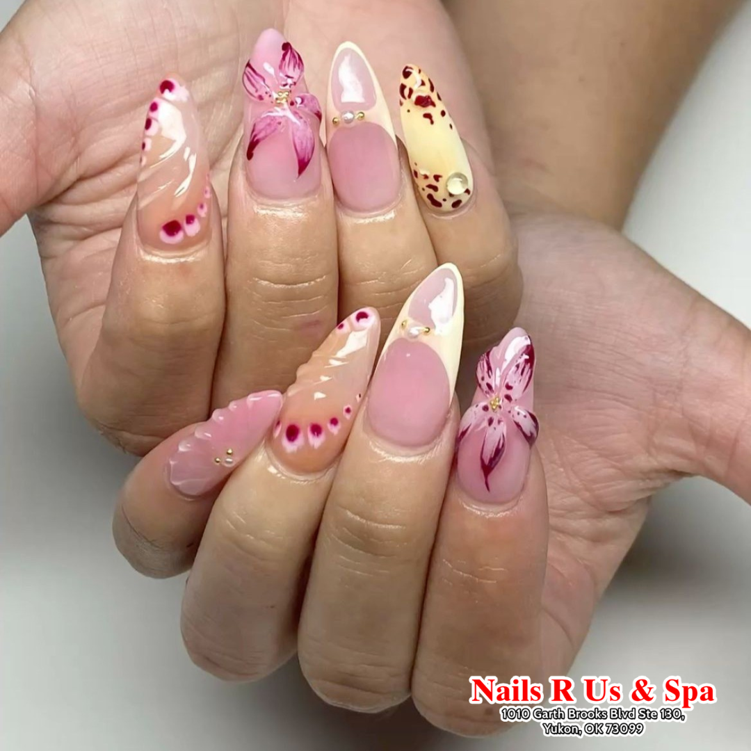 Nails R Us &amp; Spa