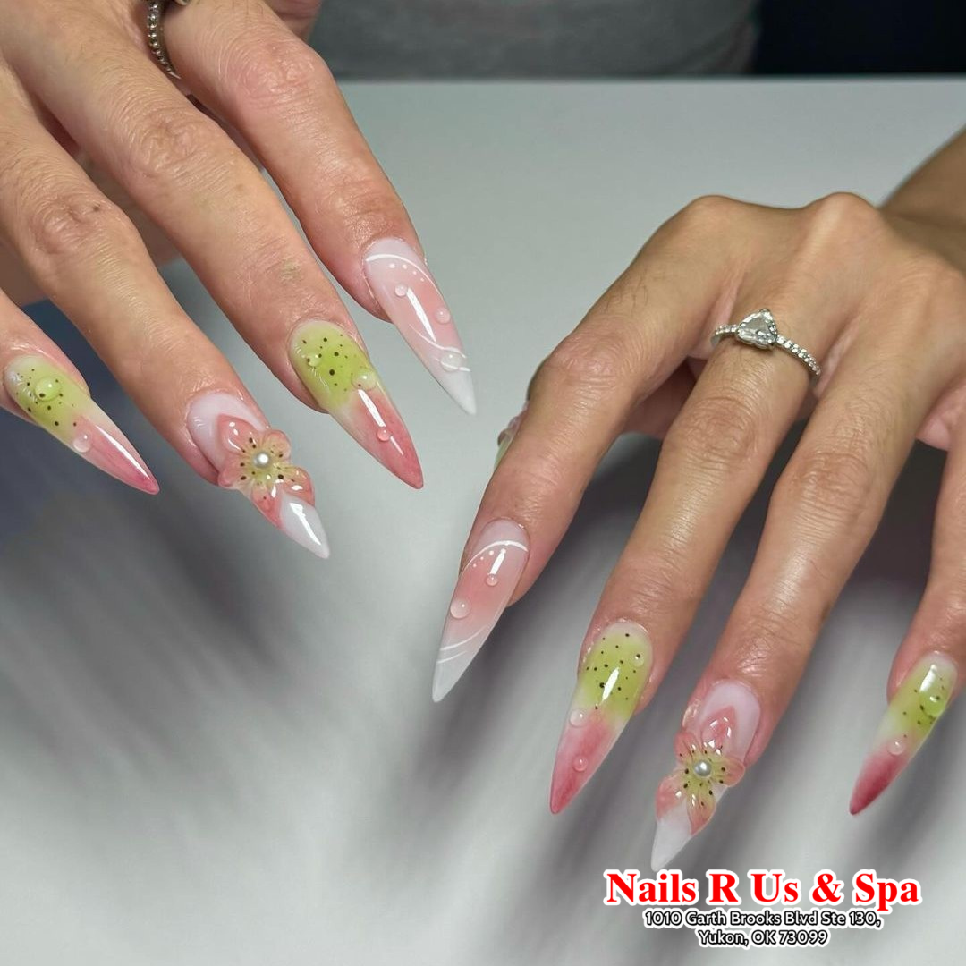 Nails R Us &amp; Spa