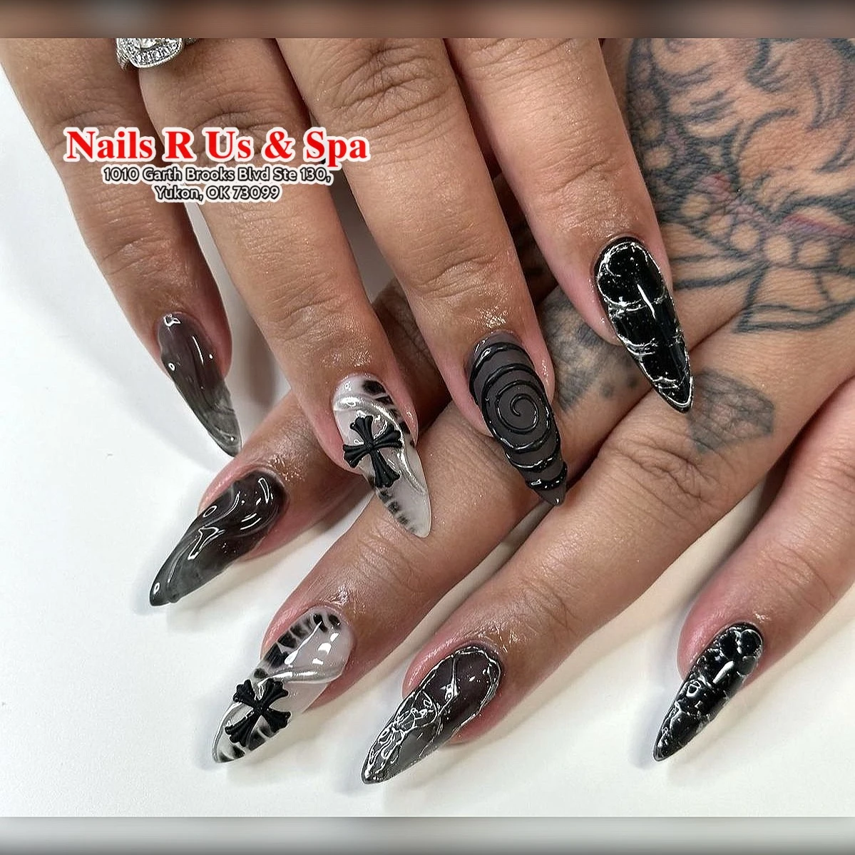 Nails R Us & Spa