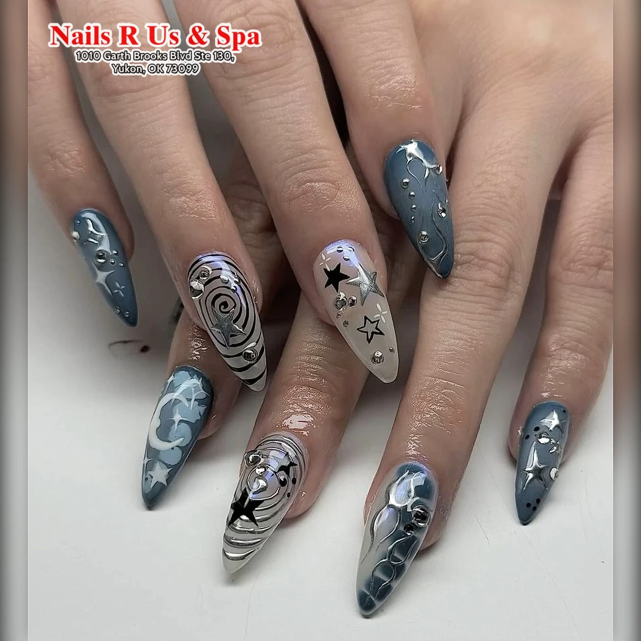 Nails R Us & Spa