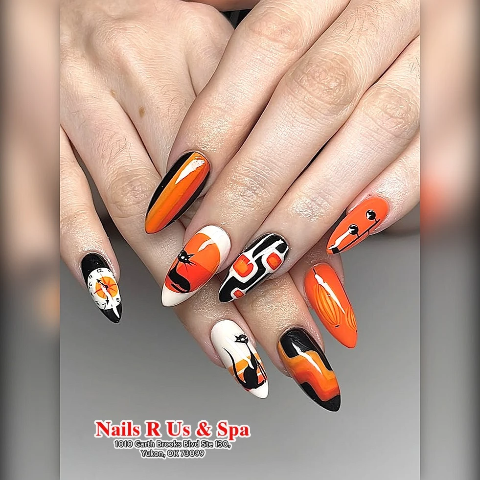 Nails R Us & Spa