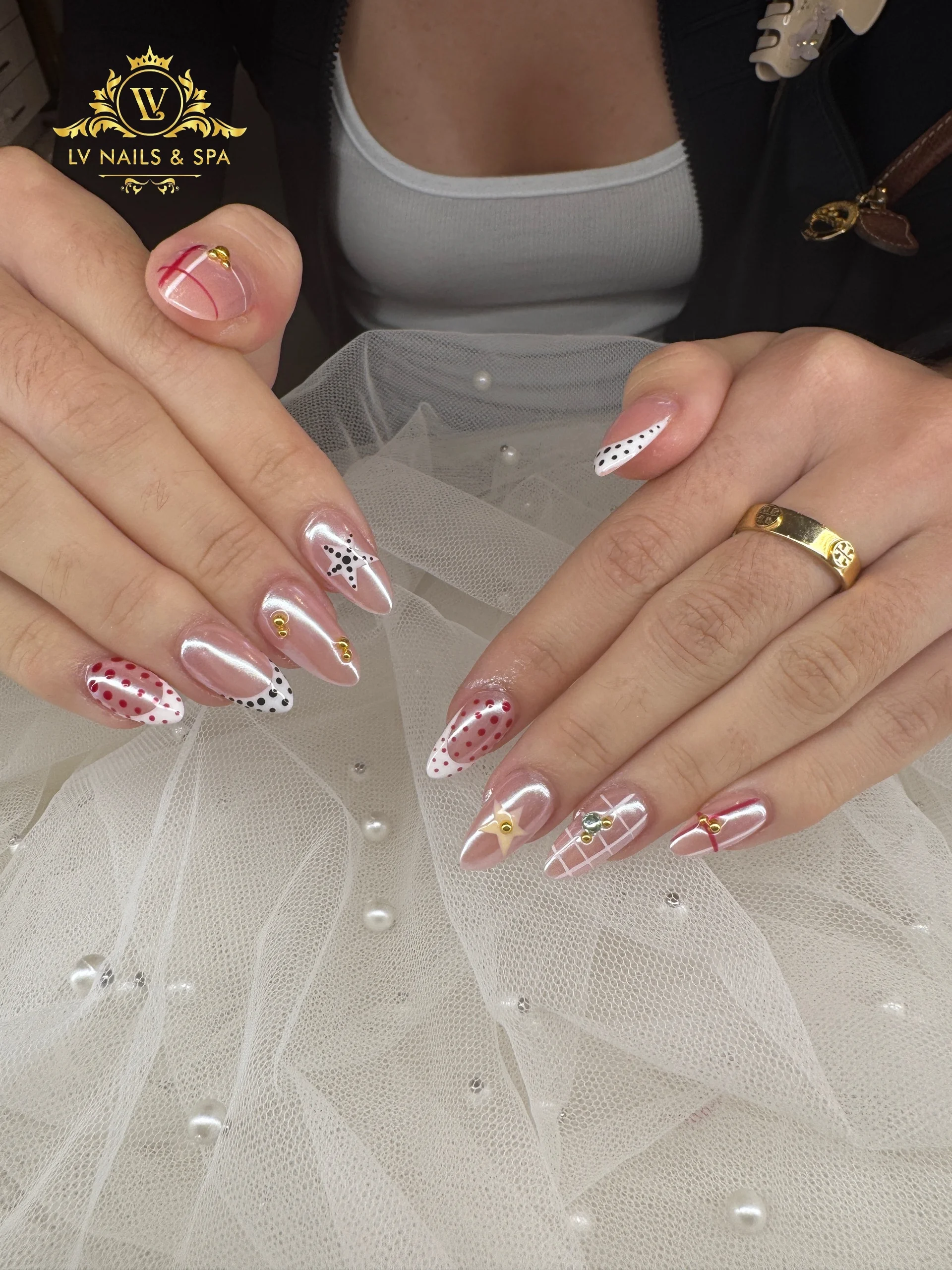 L V Nails & Spa