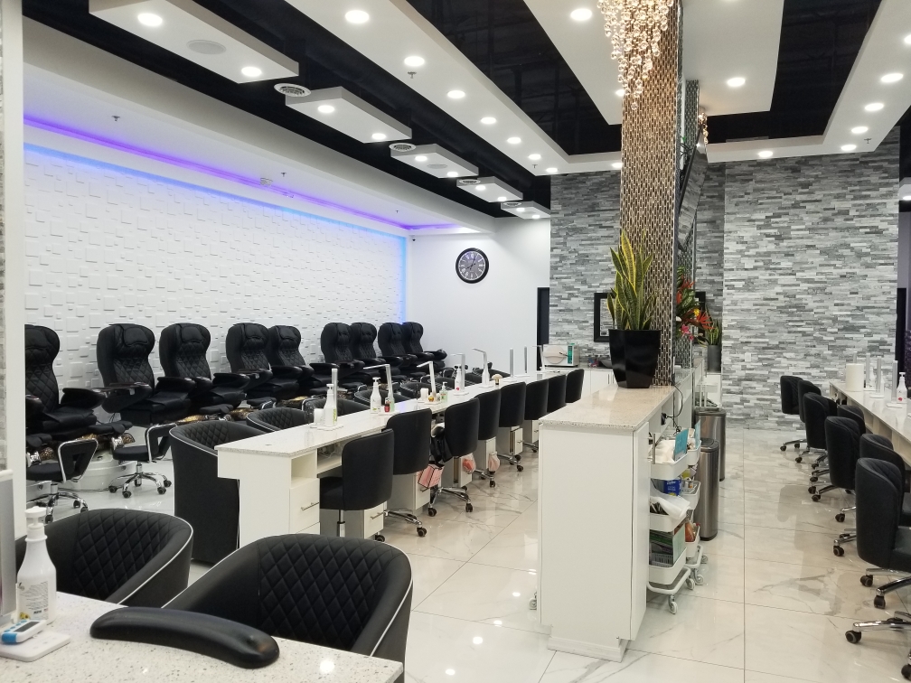 Nails Salon 85203