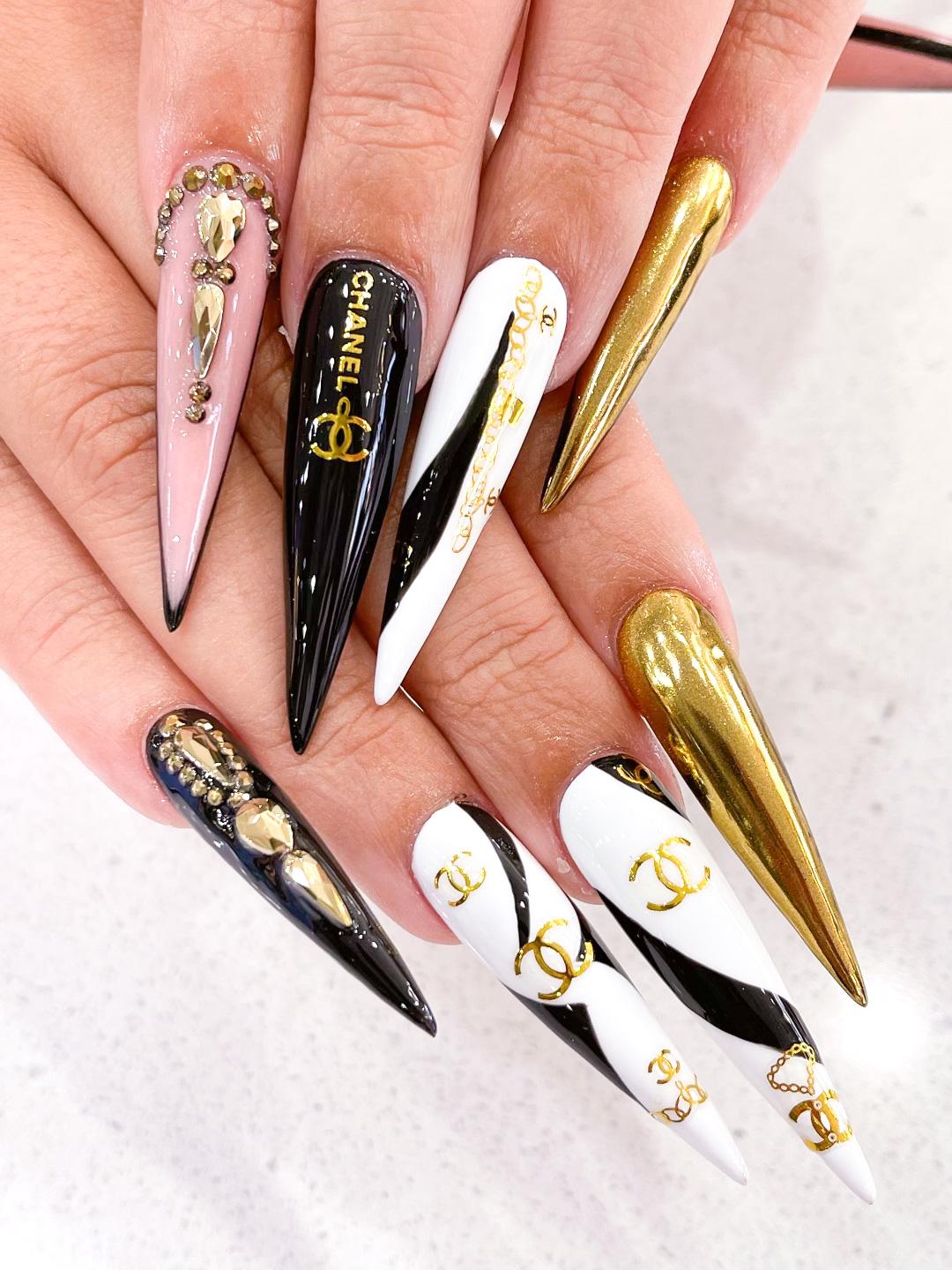 nails
