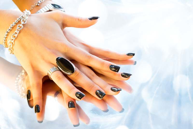nails