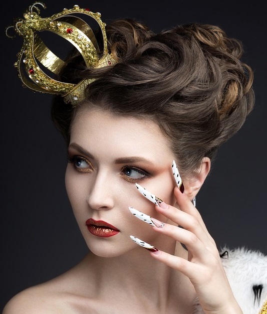 nails