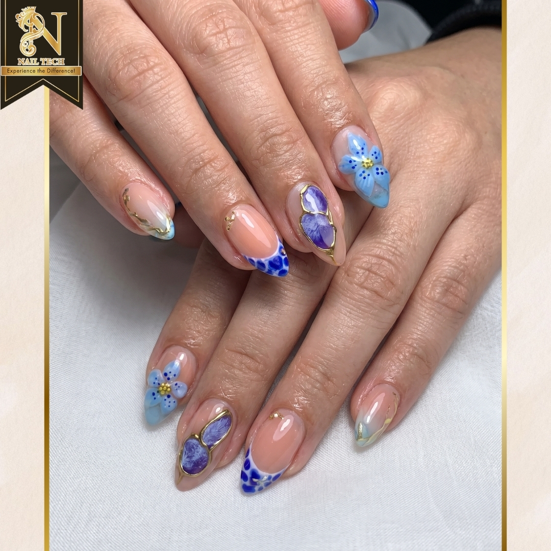  Nail Tech