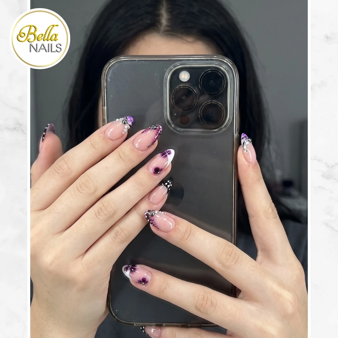 Bella Nails