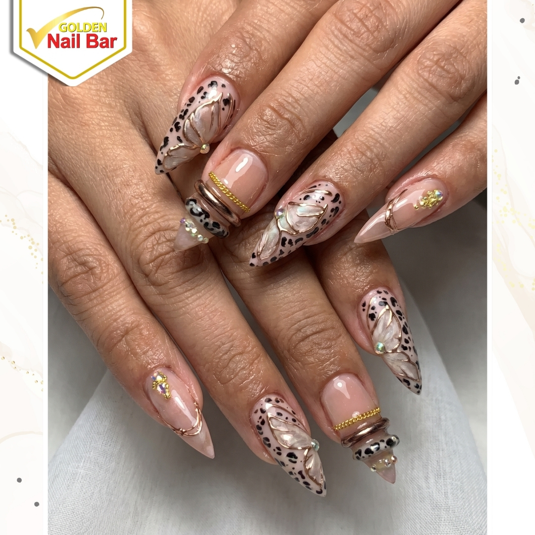 Golden Nail Bar