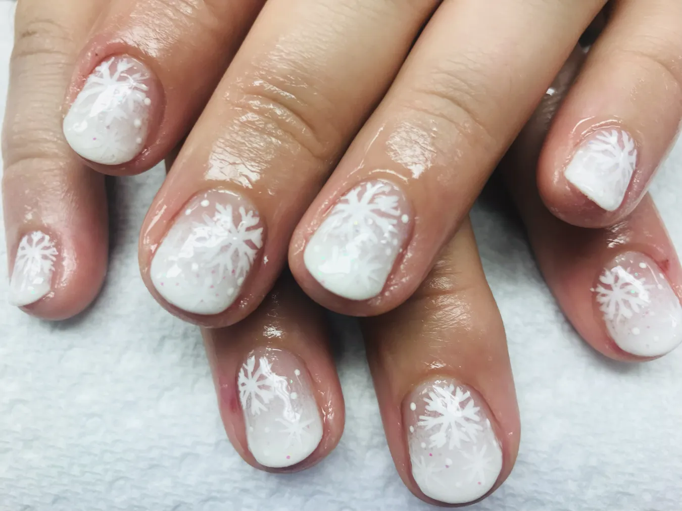Snowflake Wonderland gel nails 