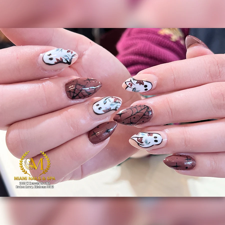 Halloween Nail Art Oct 22 2026