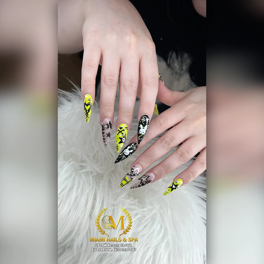 Halloween Nail Art Oct 22 2026