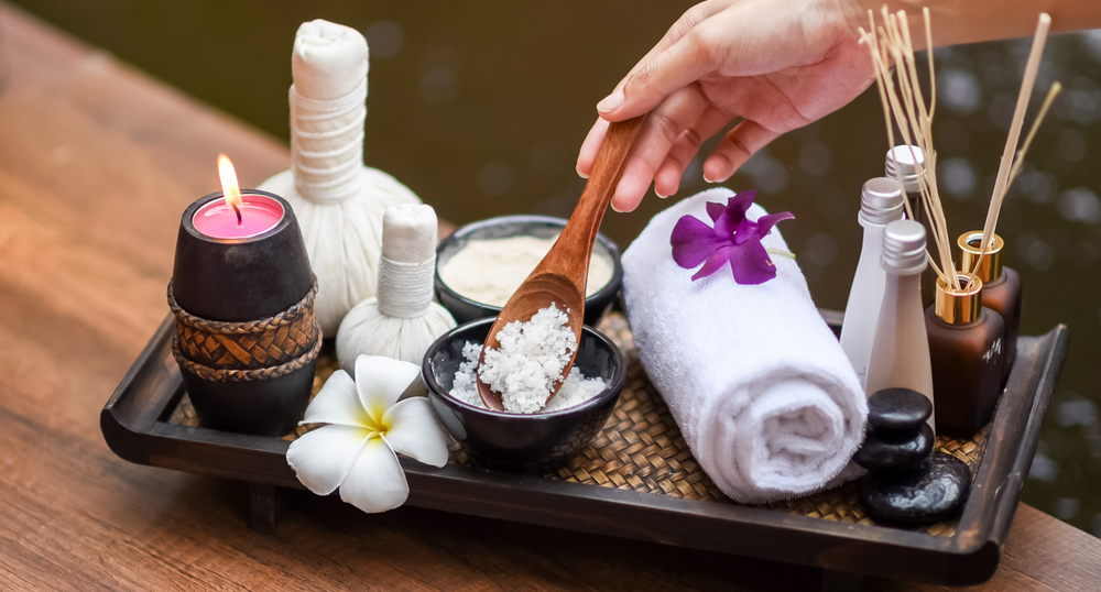 About Luxury Nails