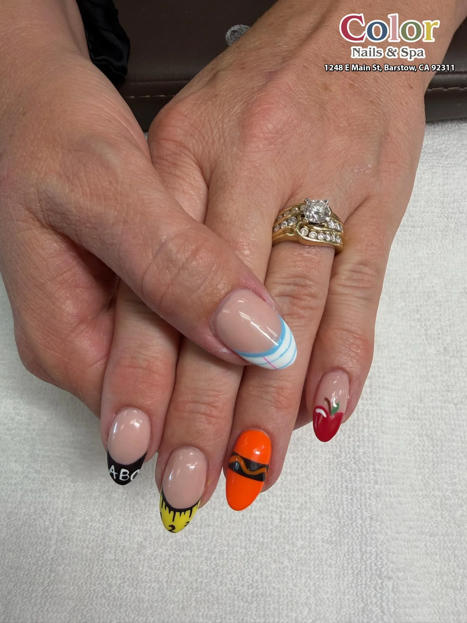 Color Nails & Spa