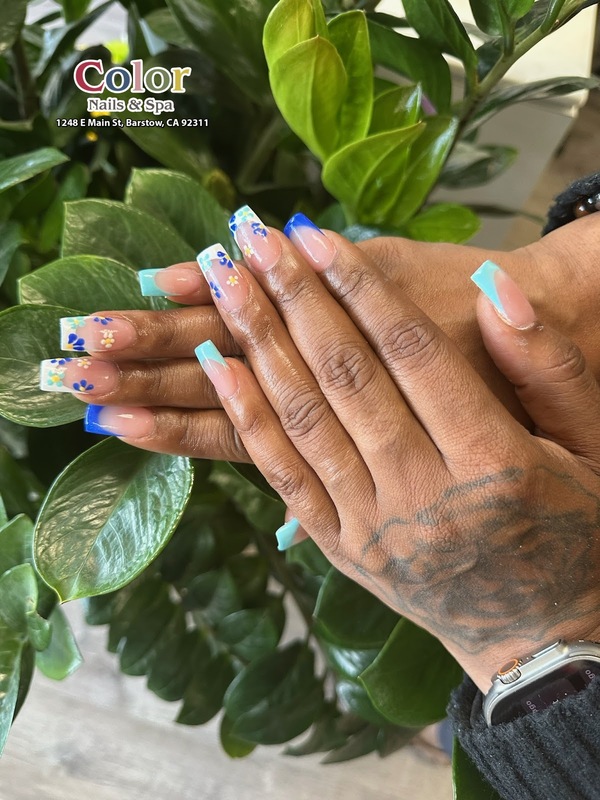 Color Nails &amp; Spa