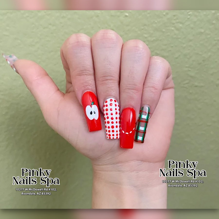 Pinky Nails Spa   (1)