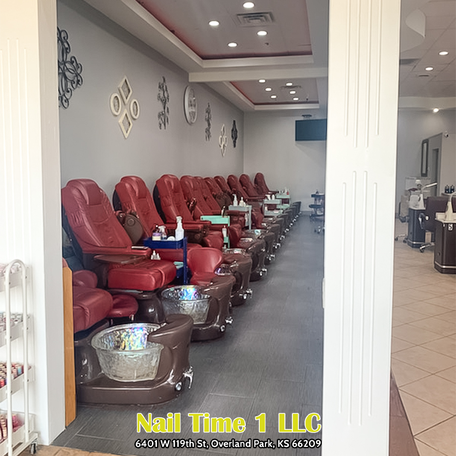 nail salon 66209