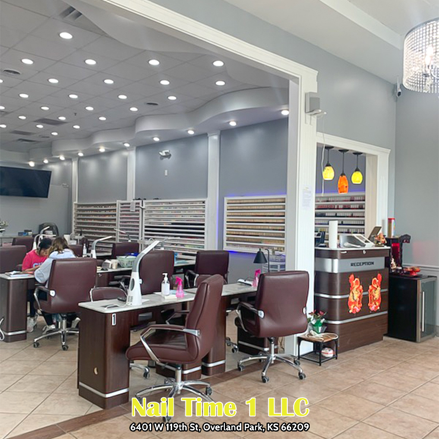 nail salon 66209