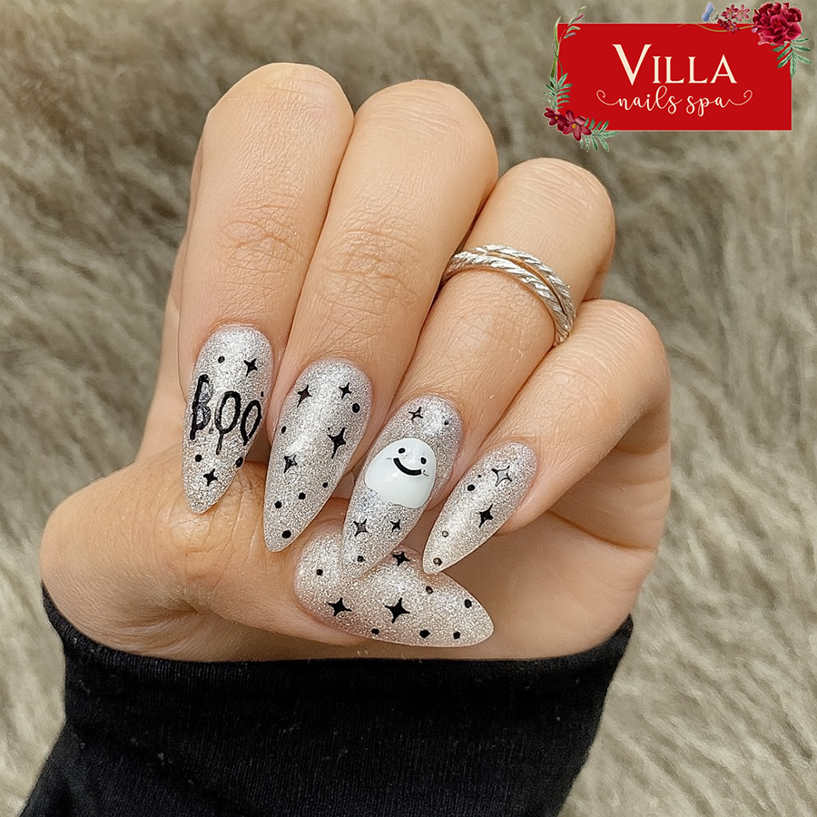 Celebrate Fall with Manicure and Stunning Nail Art