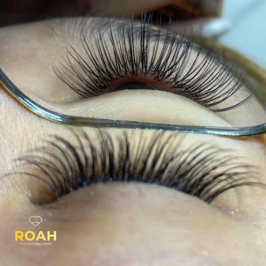 Eyelash Extentions at Roah Cosmetics and Lashes