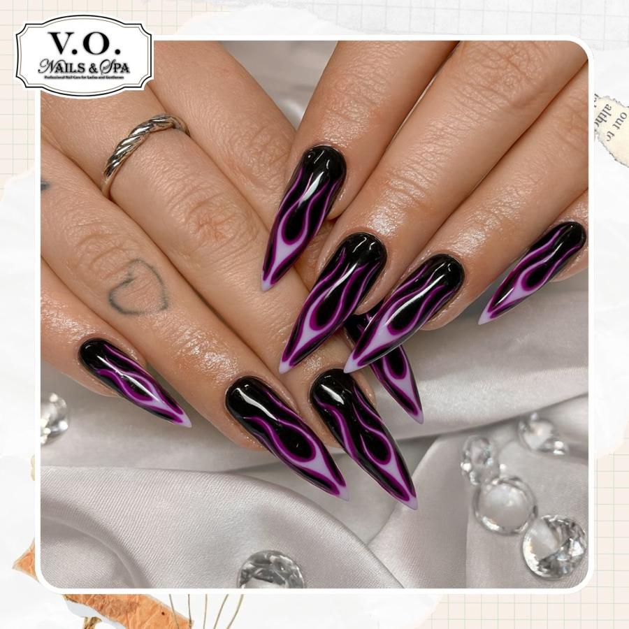 Halloween nail design