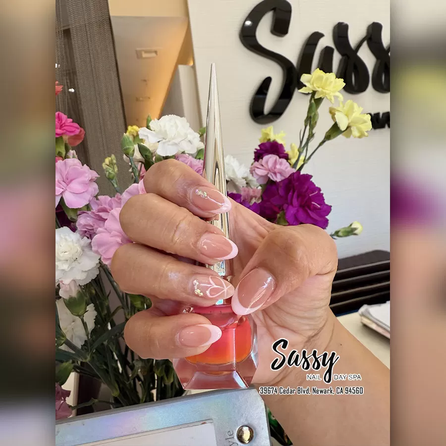 Eyelash Extentions and Nail design