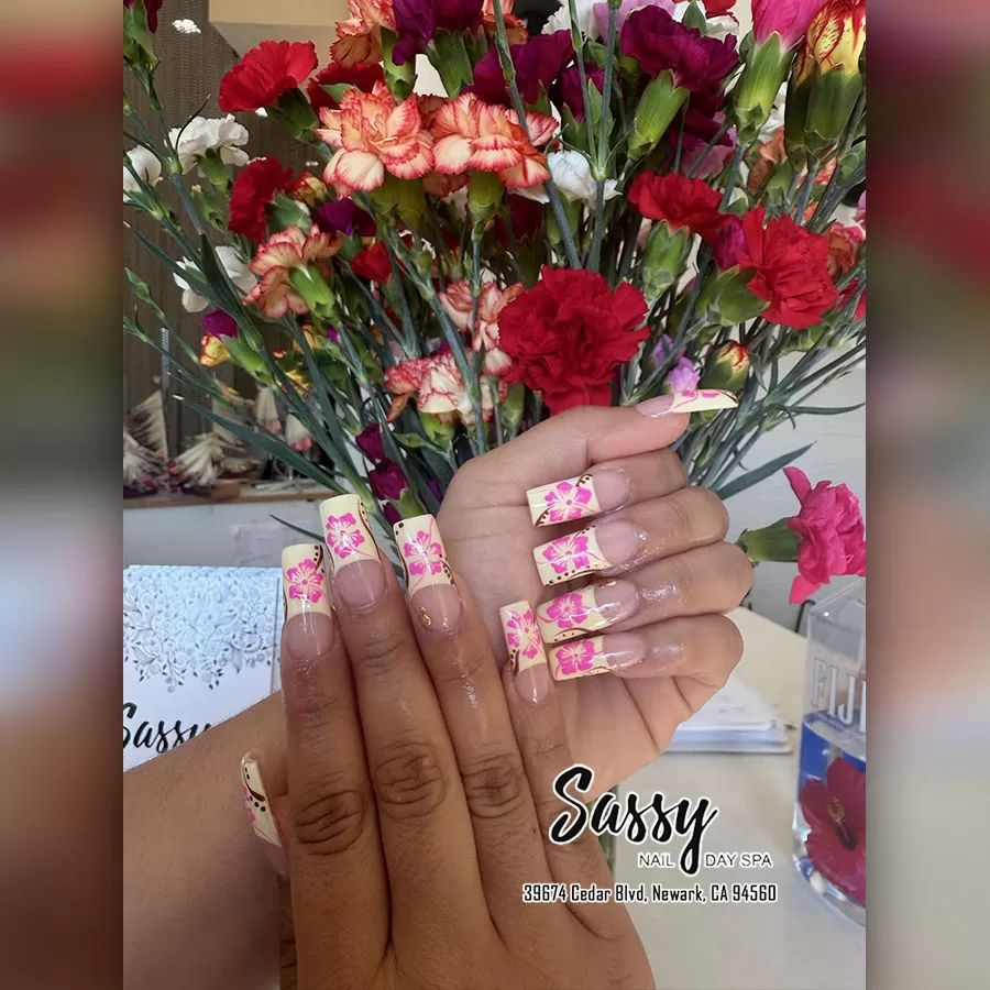 Eyelash Extentions and Nail design