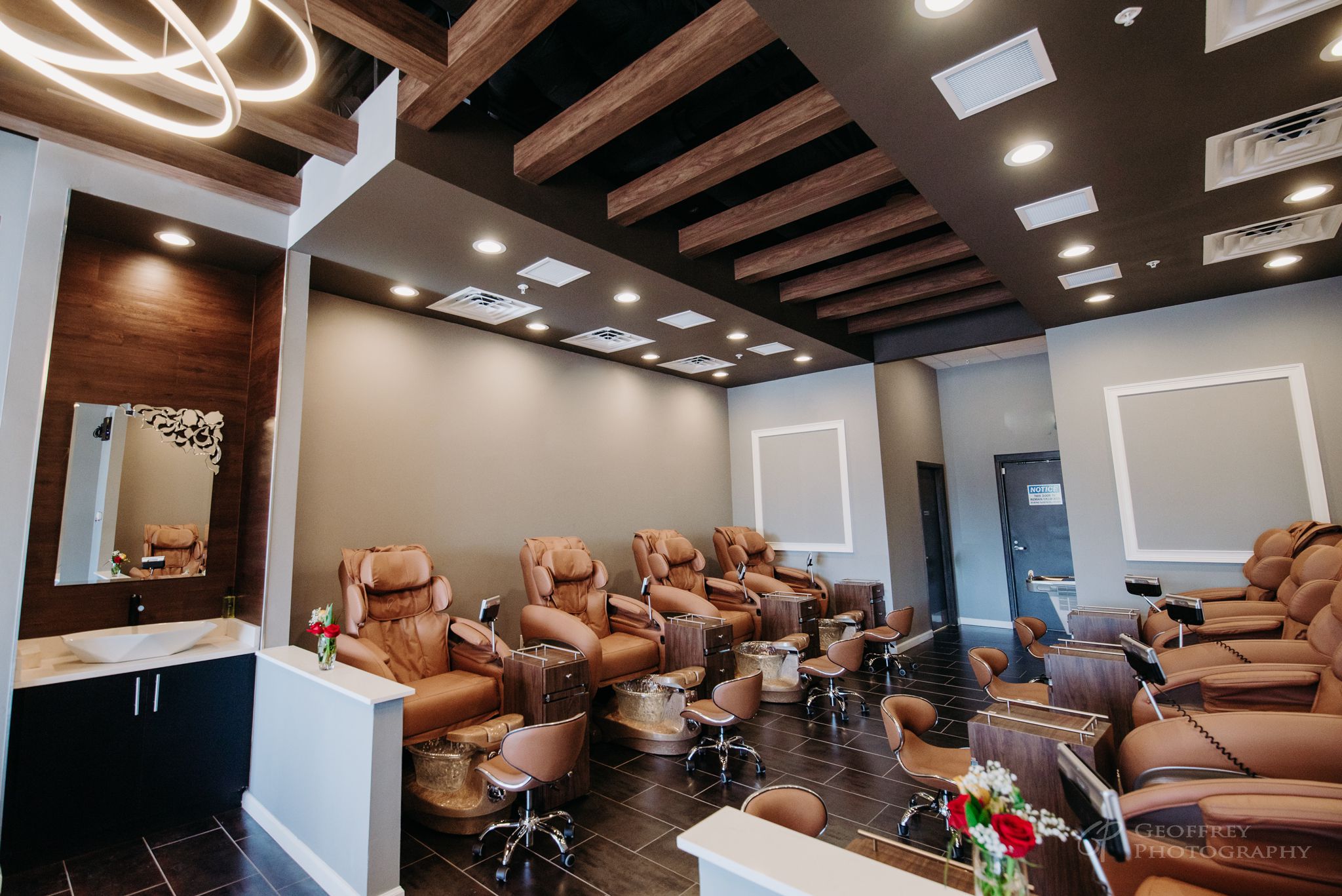 Nails Salon 33558