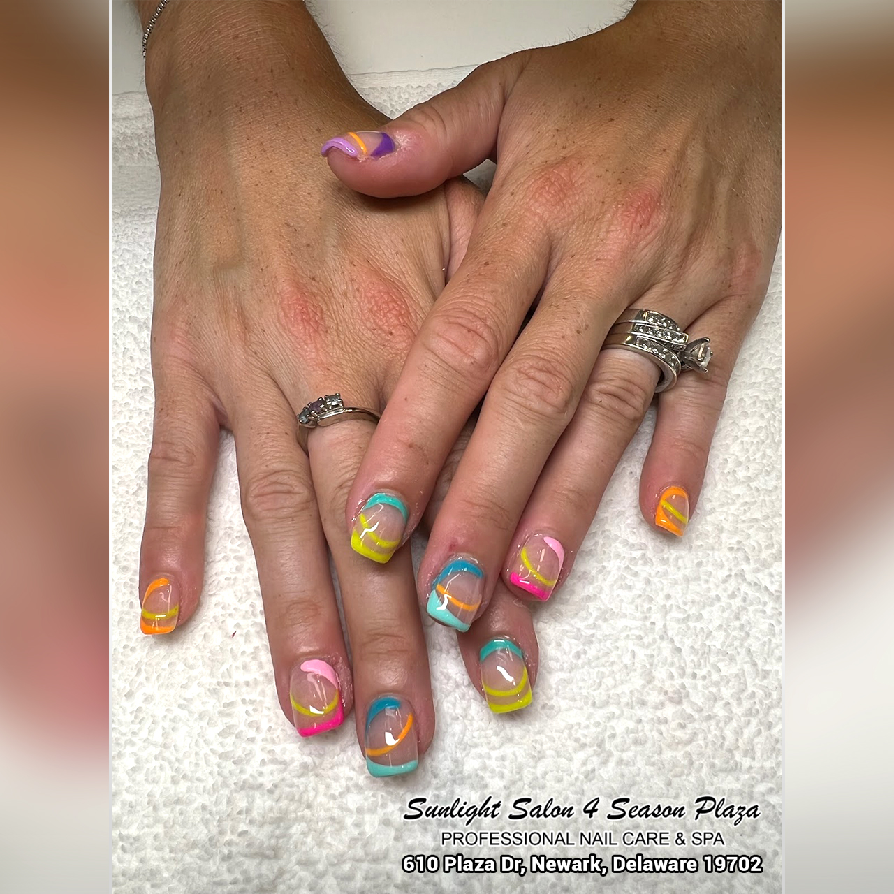 Sunlight Salon 4 Season Plaza