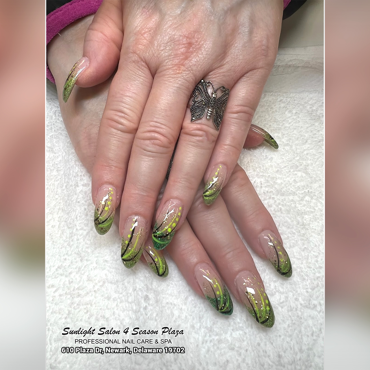 Sunlight Salon 4 Season Plaza