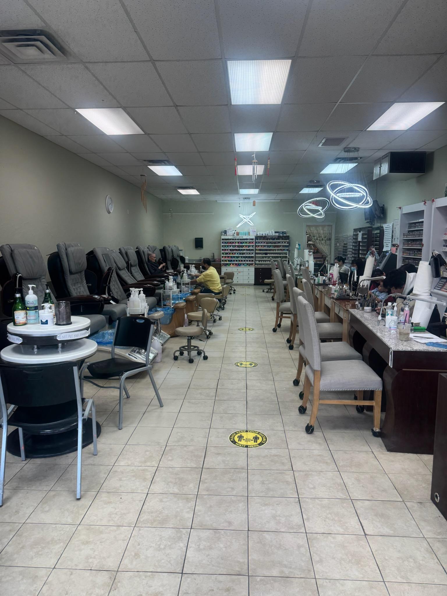 Lynn Nails | Local Nail Salon in Sioux City, IA 51104 | Hamilton Blvd
