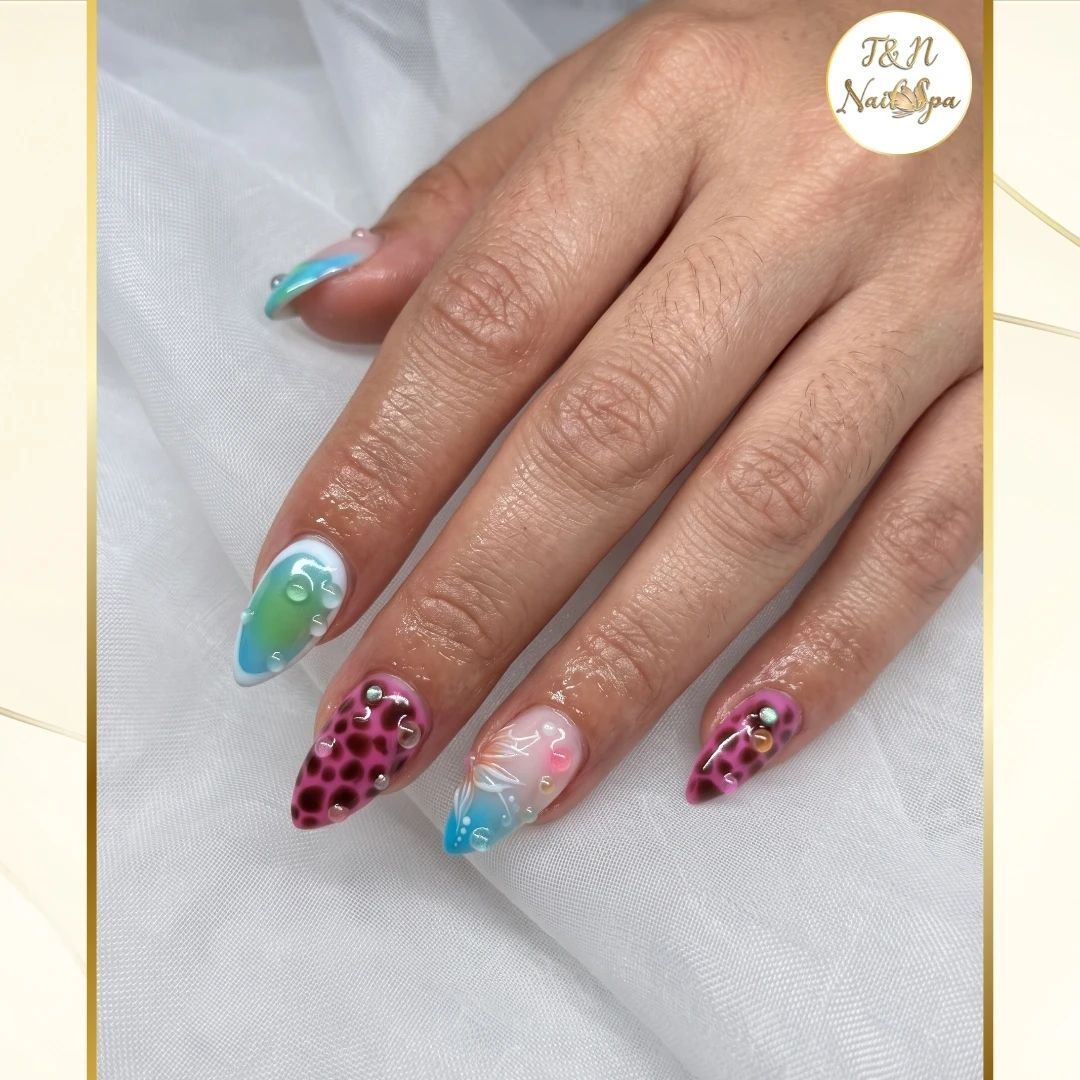 T N Nails & Spa