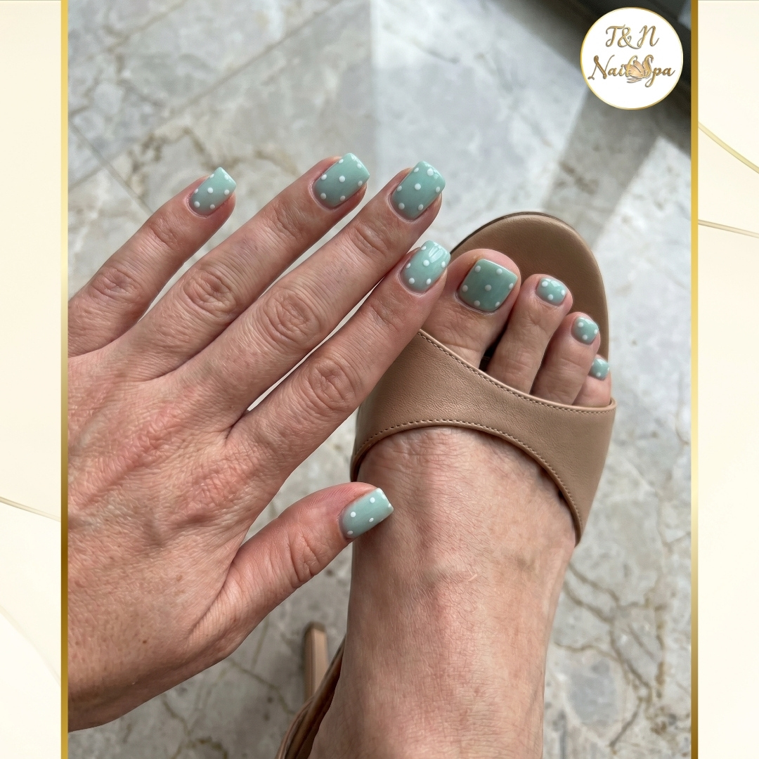 T N Nails & Spa