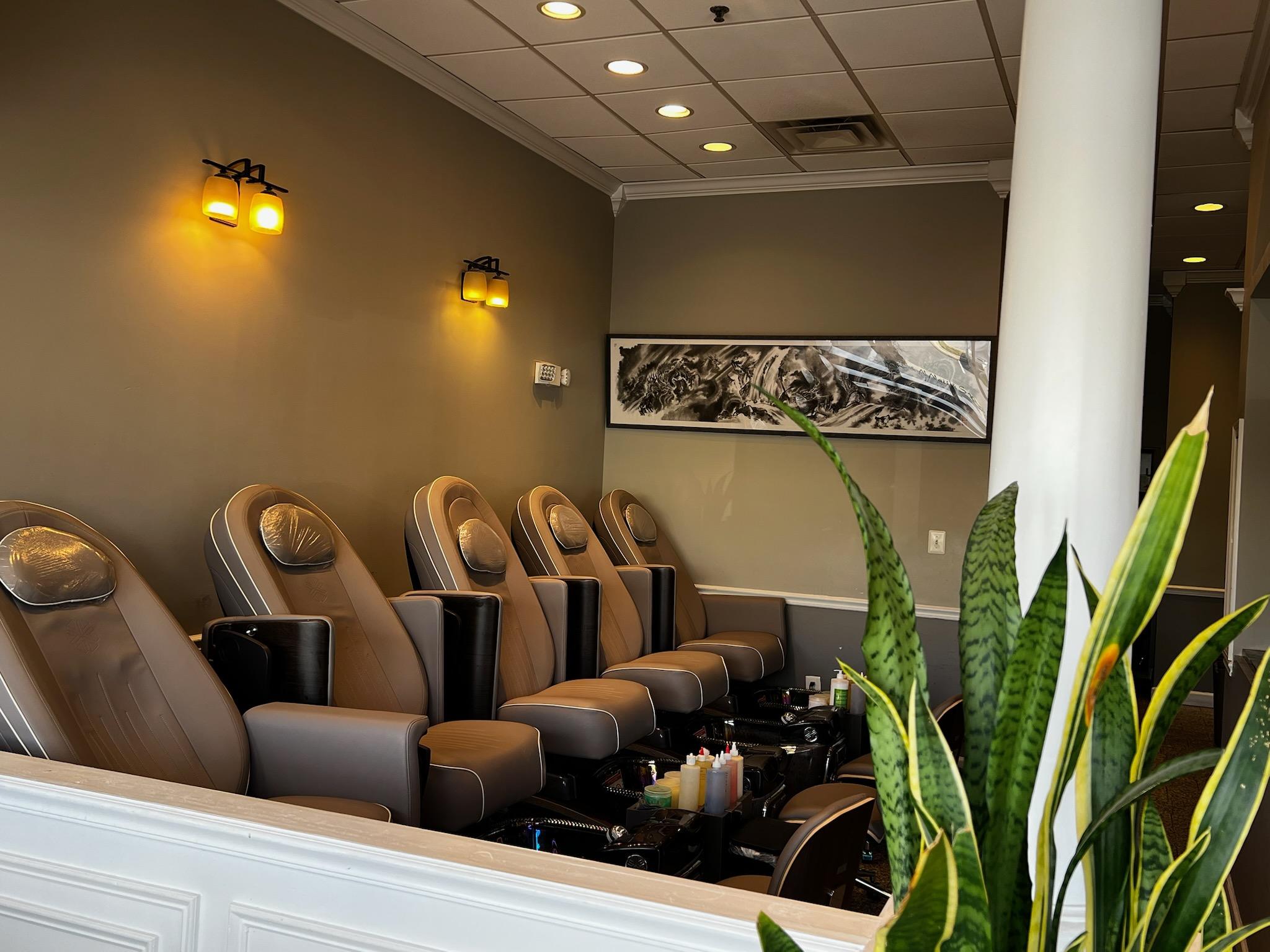 T N Nails & Spa